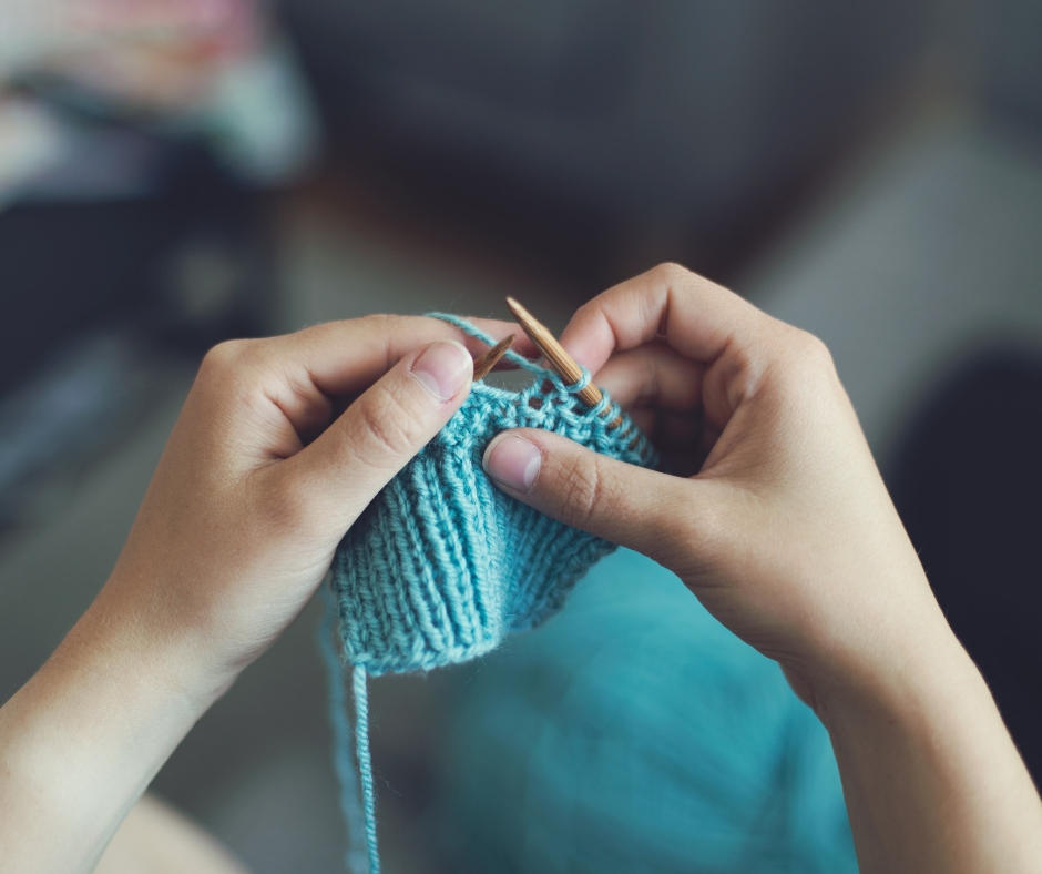 Learn to knit between Christmas and New Year