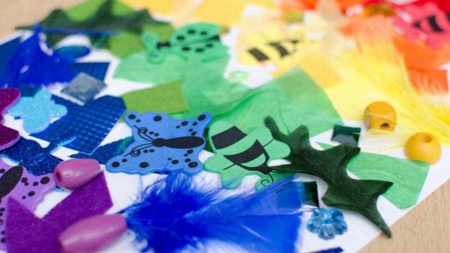 bostik-blogger-creepy-crawlies-craft-learn-colours-rainbow