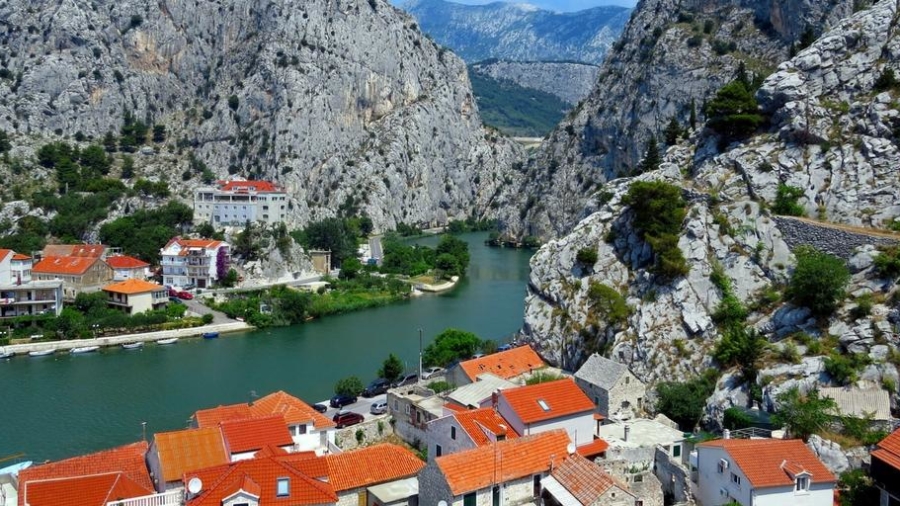 explore croatia