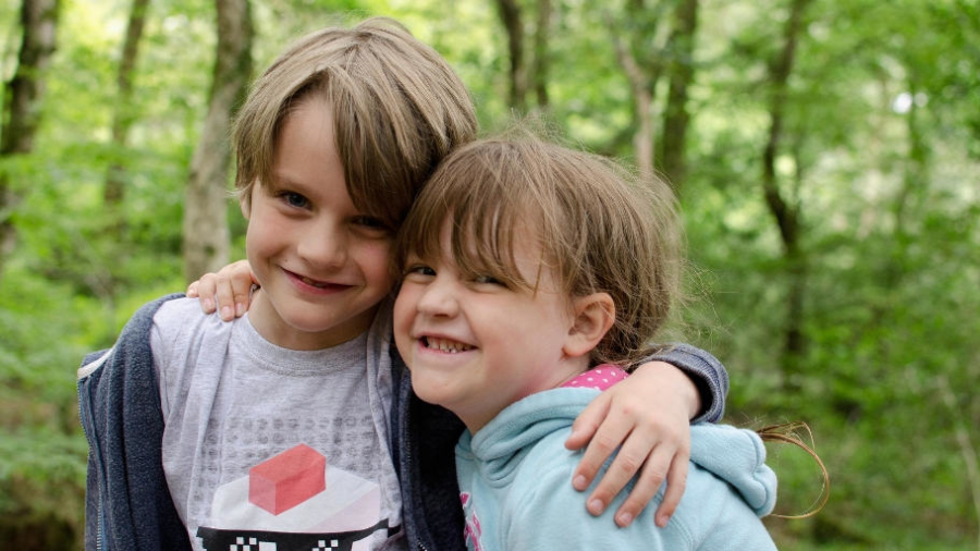 twitter Siblings July 2019