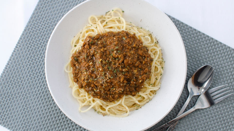 Pork bolognese with spaghetti