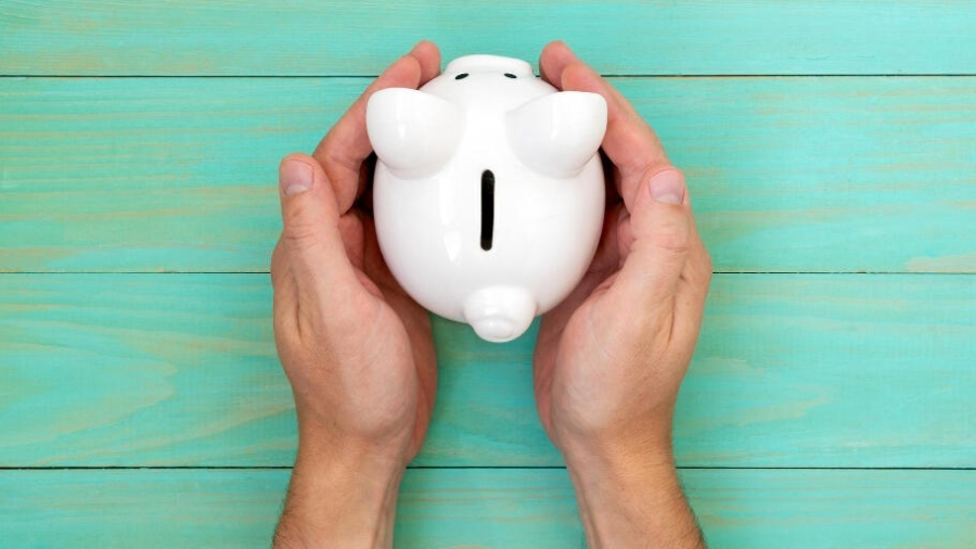 Top tips for keeping on top of household expenses