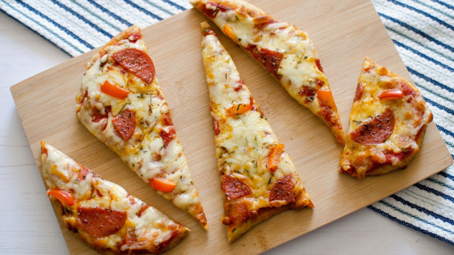 Naan bread pizza