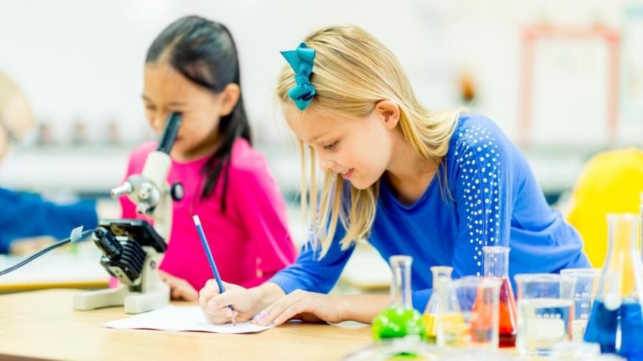 Helping your child find love of science from an early age
