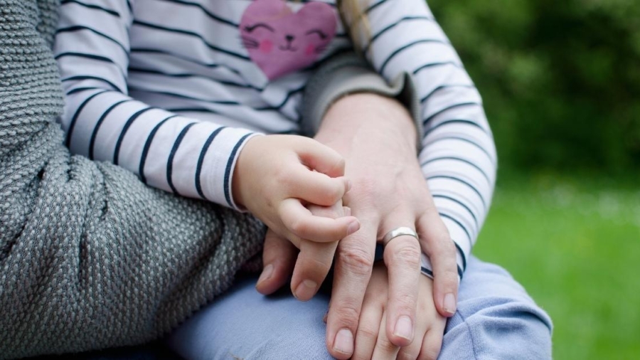 Tips for supporting childs social and emotional development (1200 × 628 px)