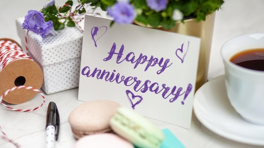 5 unconventionally romantic anniversary gifts