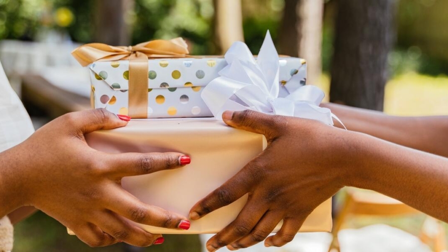 Smart gifting for busy people quick yet meaningful present ideas